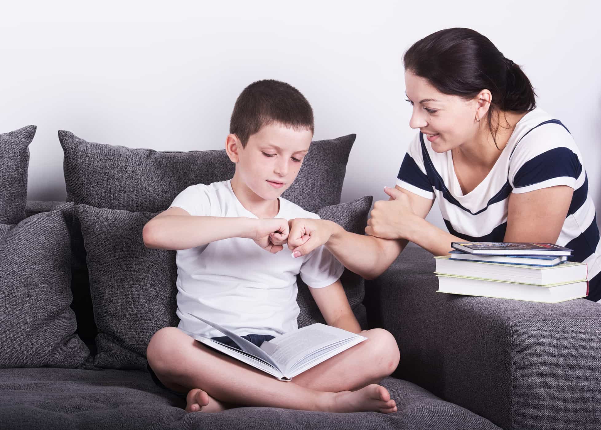 Ba mẹ nên sử dụng phương pháp trì hoãn thỏa mãn của con ra sao?