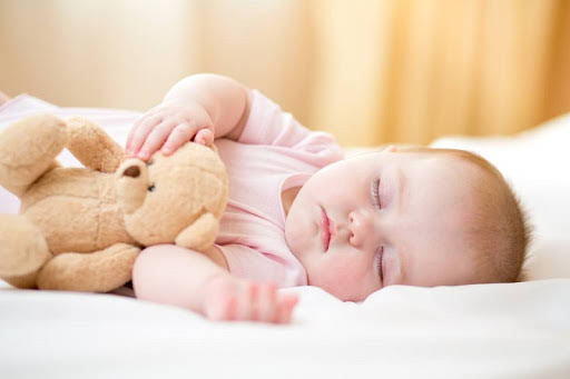 Tầm quan trọng của giấc ngủ của trẻ và những hiểu lầm cần tránh