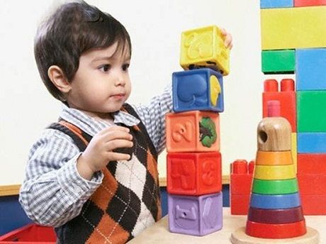 Lưu ý khi cho trẻ chơi trò chơi phát triển trí tuệ trong 1 - 1,5 tuổi