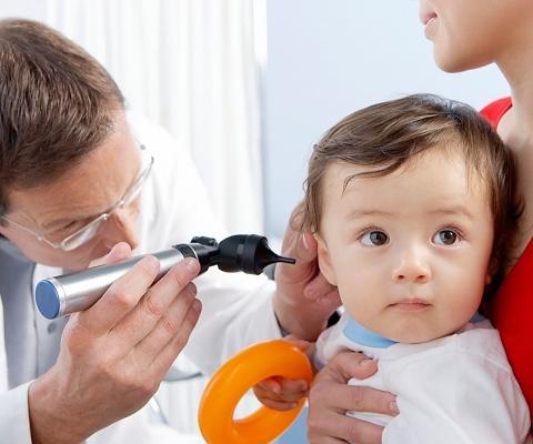 Nguyên nhân và cách phòng ngừa bệnh viêm tai giữa ở trẻ