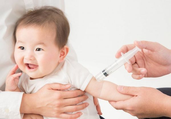 Vắc xin - Chích ngừa: Làm rối cha mẹ