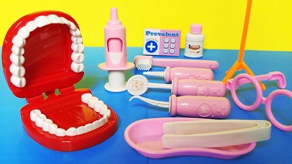 Đặc điểm của bộ đồ chơi bác sĩ khám răng