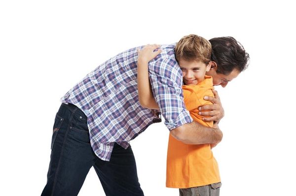 Phụ huynh nên làm gì khi con hư?