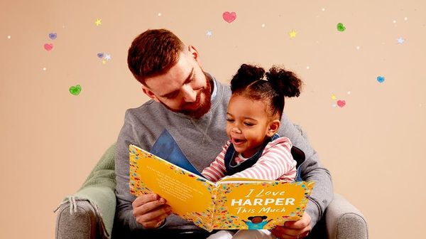 Trên 1 tuổi - dưới 2 tuổi tạo hứng thú đọc sách