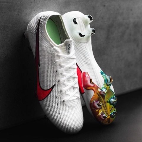 ĐÁNH GIÁ CHI TIẾT 2 MẪU GIÀY MERCURIAL VÀ TIEMPO TRONG BỘ SƯU TẬP MỚI NHẤT CỦA NIKE - THE FLASH CRIMSON