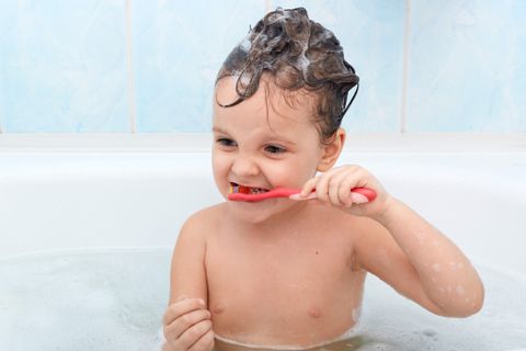 Lựa chọn bàn chải đánh răng cho bé đúng cách