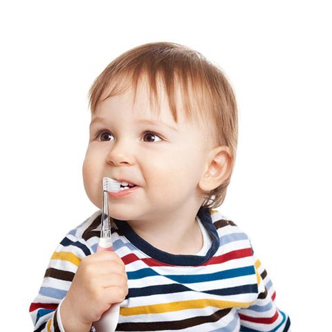 Trẻ em có nên dùng bàn chải đánh răng điện? Bàn chải điện tốt nhất cho bé được khuyên dùng