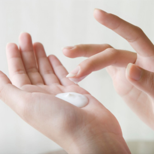Vì sao bạn nên sử dụng kem dưỡng da tay?