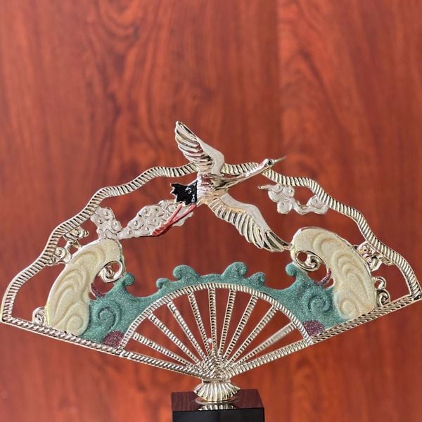 Quạt-Trang-Trí-Để-Bàn