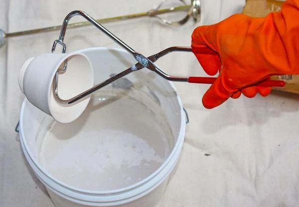 Glaze application on ceramic planter pots