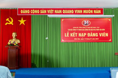 Chi bộ Công ty TNHH Gia công và Dịch vụ Thép Sài Gòn tổ chức Lễ kết nạp đảng viên mới.