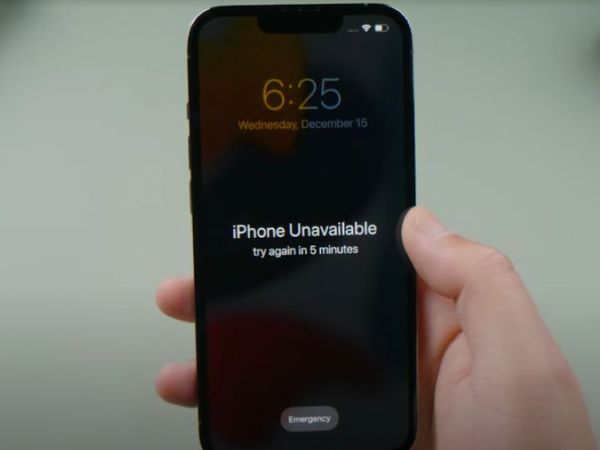 Mở khóa iPhone bị vô hiệu hóa bằng Siri