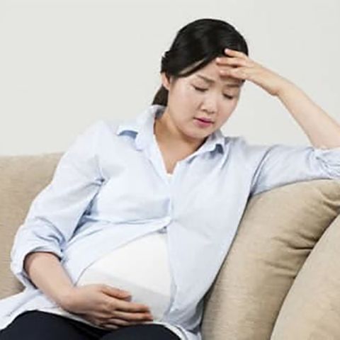 Mẹ bầu bị gàu có ảnh hưởng đến thai nhi không? Dầu gội trị gàu nào tốt nhất cho mẹ bầu?