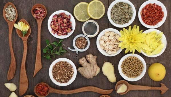 Lựa chọn các loại dầu gội có chiết xuất thảo dược
