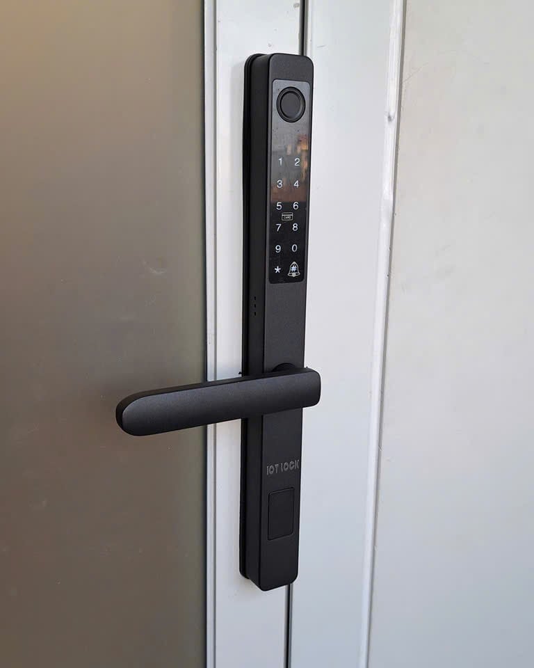 Lắp đặt khóa điện tử vân tay uy tín tại Hồ Chí Minh