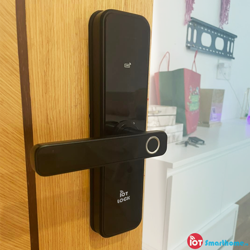 Khoa thong minh cua go iot lock r8000