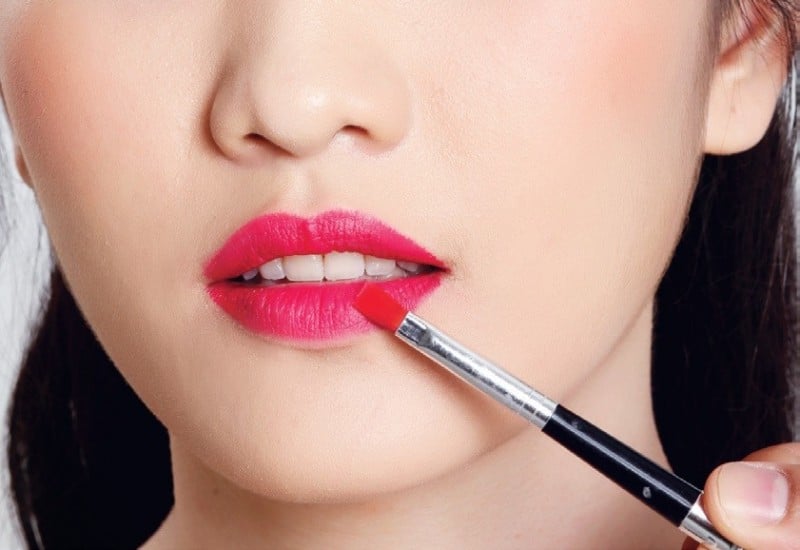 4 cách giữ son cả ngày mà không bị trôi