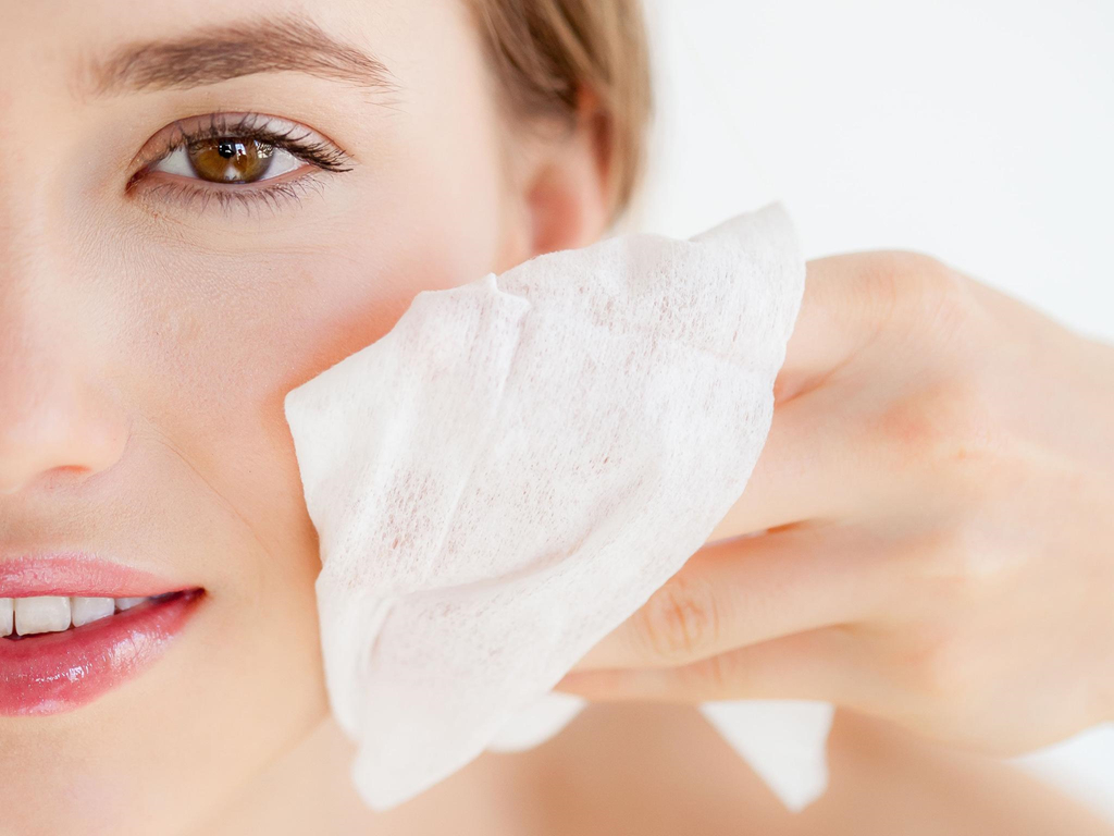 Top 10 nước tẩy trang giá bình dân tốt nhất hiện nay