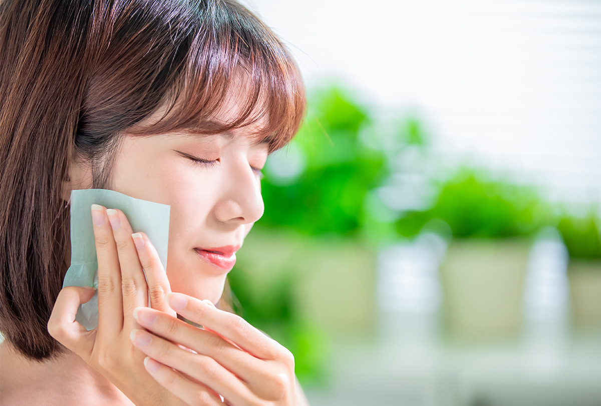 Tuyệt chiêu giảm dầu thừa cho da khi phải làm việc cả ngày trước máy tính