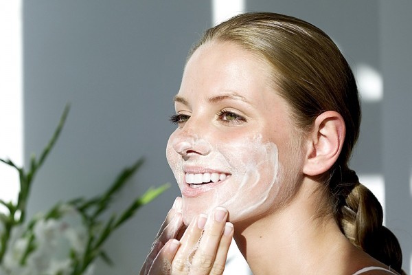 Các bước làm sạch da cơ bản mỗi ngày