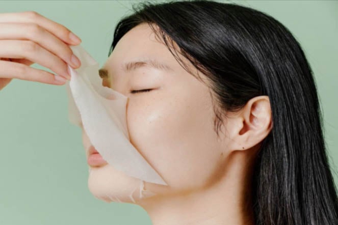 Sau khi đắp mặt nạ nên làm gì để nuôi dưỡng da hiệu quả?