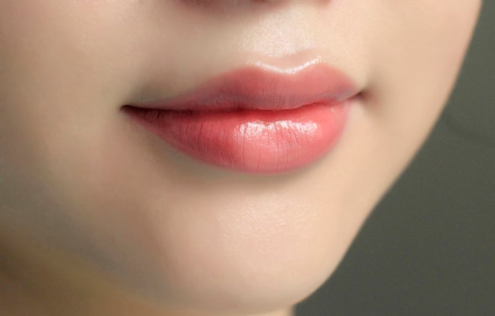 Top 10 son dưỡng môi chống nắng bất ly thân cho mọi cô gái
