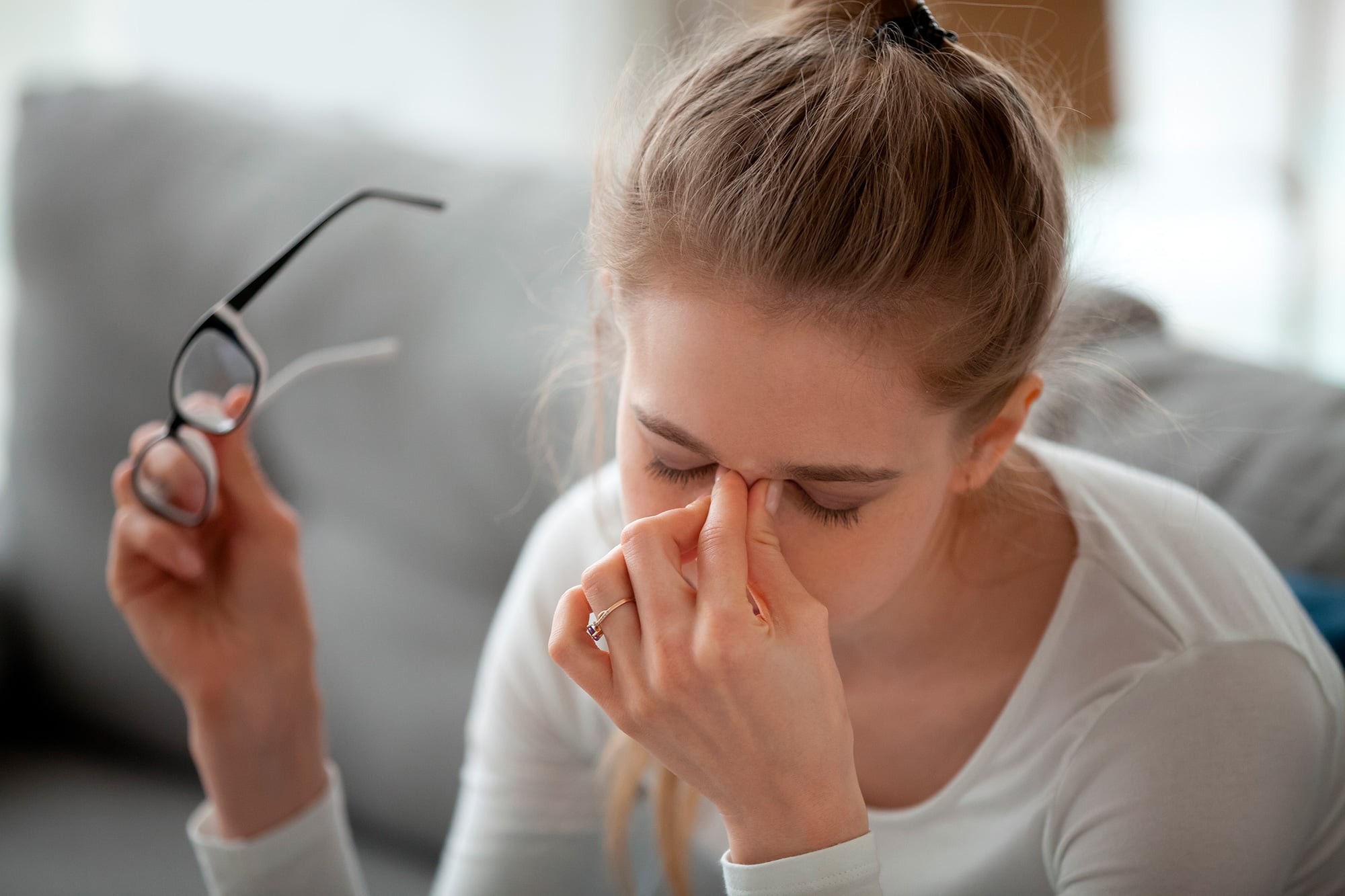 8 thói quen không ngờ đang âm thầm gây hại cho da mặt