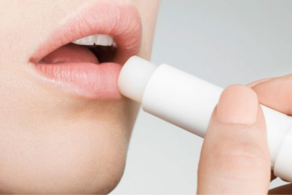 Top 10 son dưỡng môi không chì nhất định phải có năm 2023