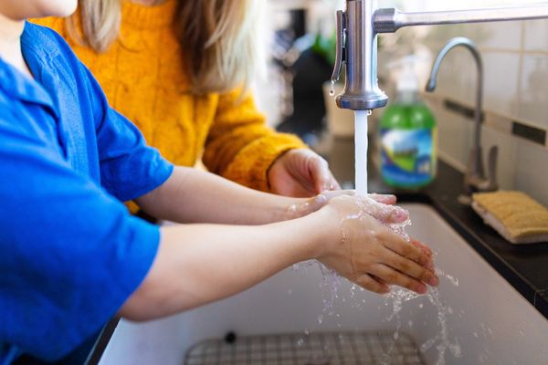 Quy trình rửa tay đúng cách giúp ngăn ngừa Covid-19