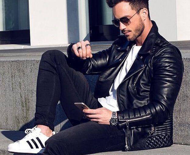 Học cách mix quần jeans nam đen như các ngôi sao