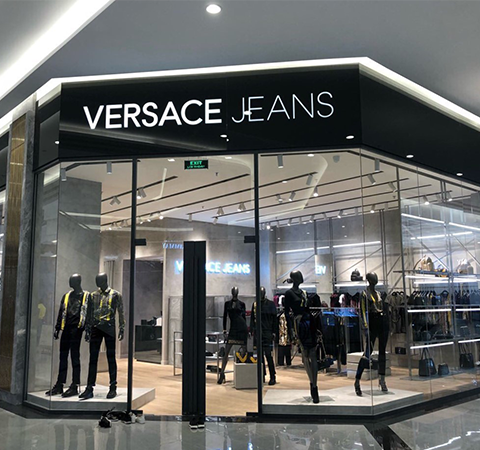 Cửa hàng Versace Jeans tại Vincom Landmark 81