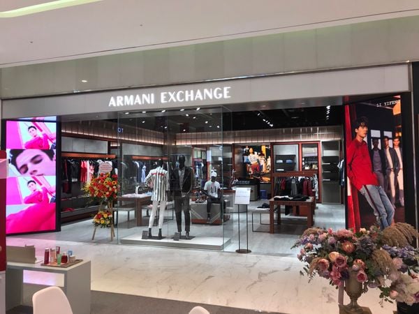 CỬA HÀNG ARMANI EXCHANGE – Rex Interior