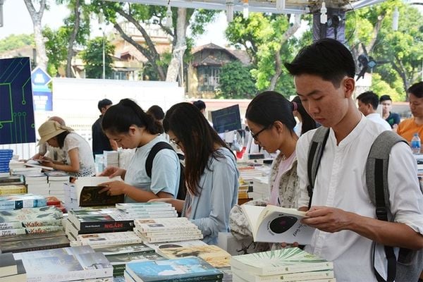 Sách giả, sách lậu vẫn tung hoành