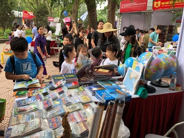 Triển lãm sách hàng năm