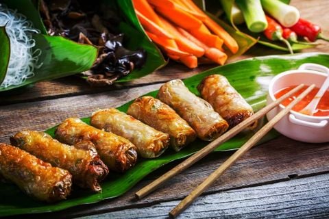 5 cách làm nem nướng bằng nồi chiên không dầu thơm ngon, ăn là ghiền