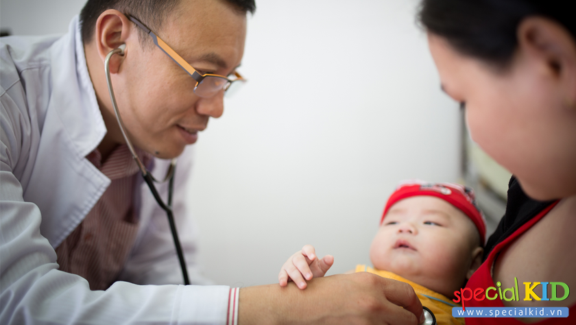 Diễn biến trở nặng ở trẻ mắc sốt xuất huyết cần cấp cứu ngay – mẹ hết sức cảnh giác