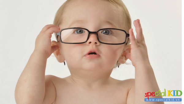 Đôi mắt sáng khỏe rạng ngời tương lai nhờ chăm sóc thị lực ở trẻ đúng