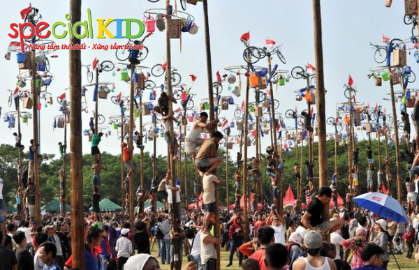 Trò chơi dân gian: Leo cột mỡ