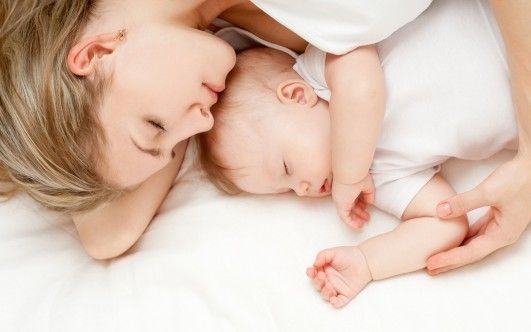Mách mẹ bí quyết hình thành thói quen tự ngủ cho trẻ