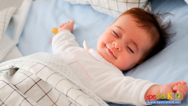 Mùa hè sử dụng điều hòa thế nào để con không bị ốm