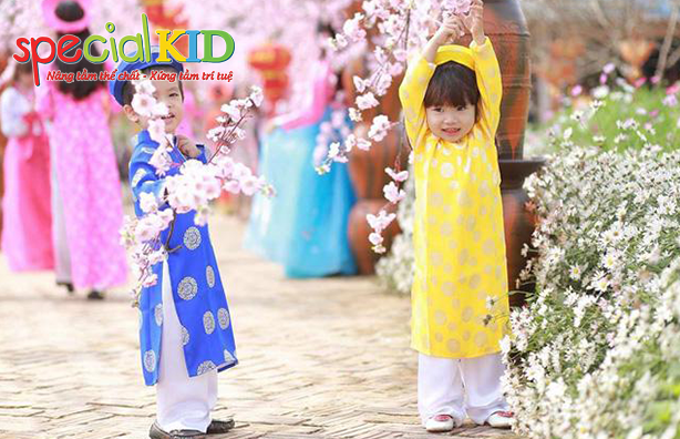 Quan sát trẻ khi đi chơi Tết| Special Kid