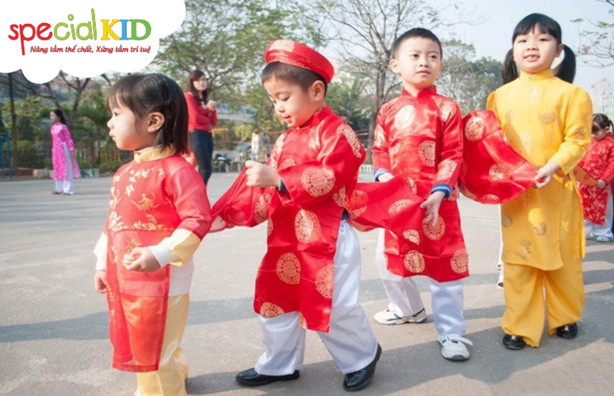 Duy trì giờ giấc sinh hoạt cho trẻ trong dịp Tết | Special Kid