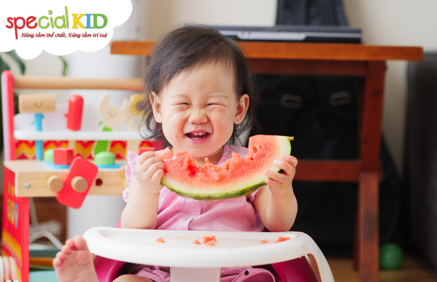 Dinh dưỡng cho trẻ giai đoạn 2 tuổi| Special Kid
