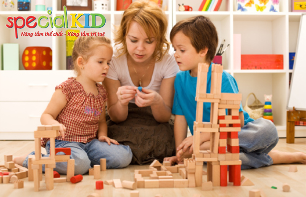 Lợi ích khi tự làm đồ chơi cho bé| Special Kid