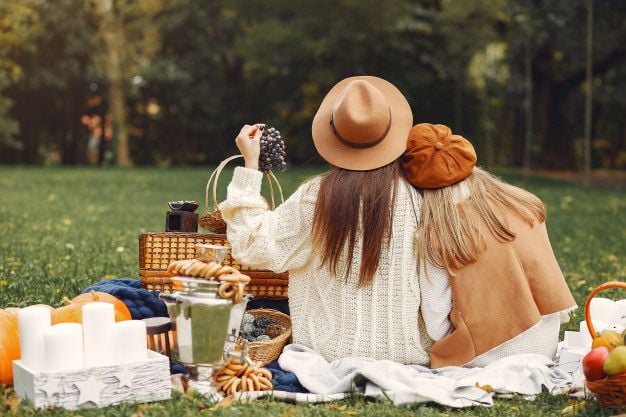 Kinh nghiệm chụp ảnh picnic mùa hè: Bạn muốn tận hưởng kỳ nghỉ mùa hè và muốn lưu giữ những khoảnh khắc đáng nhớ cùng bạn bè và gia đình? Hãy xem những kinh nghiệm chụp ảnh picnic mùa hè đầy thú vị và hữu ích. Bạn sẽ có được nhiều lời khuyên để trở thành một nhiếp ảnh gia chuyên nghiệp trong các chuyến dã ngoại.