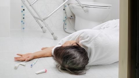 Nguy cơ nhồi máu não khi tắm: 4 thói quen cần sửa ngay để bảo vệ sức khỏe