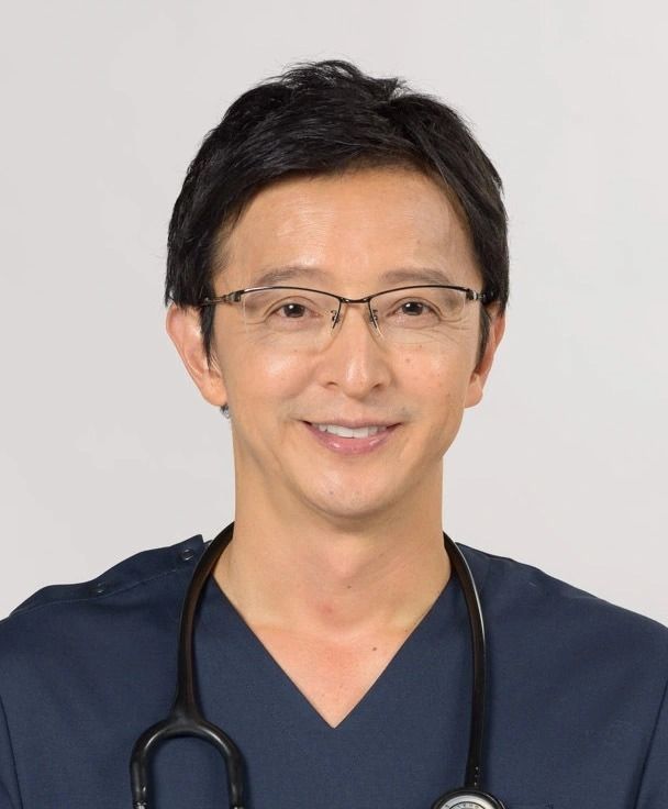 Bác sĩ Toshiro Iketani.