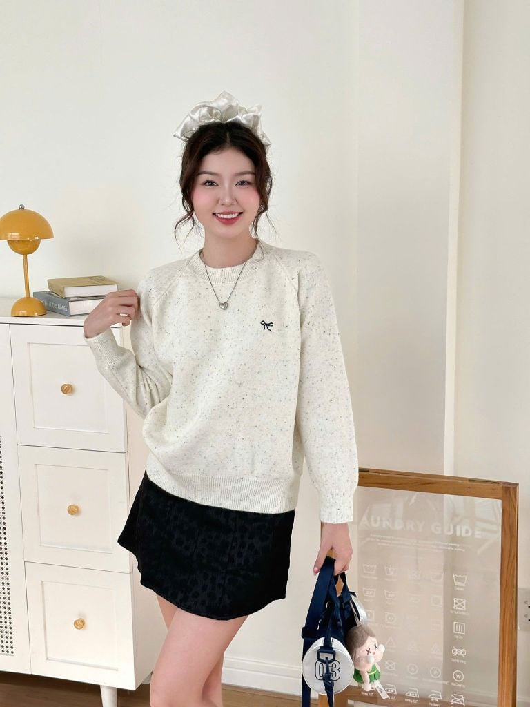 ÁO LEN CHERYL x VÁY NGẮN TANA