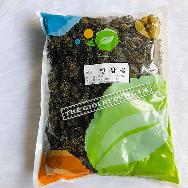 NỤ HOA SÂM HÀN QUỐC CHẤT LƯỢNG CAO ĐẶT TRÊN NỀN GỖ TỰ NHIÊN
