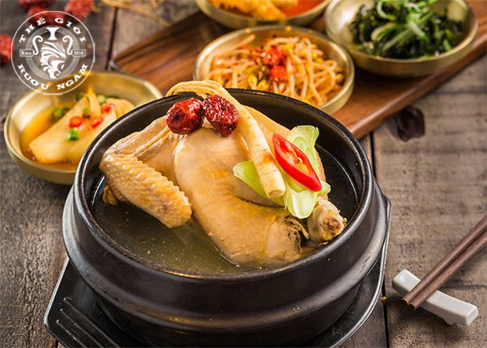 Sâm tươi Hàn Quốc hầm gà có tác dụng bồi bổ cơ thể